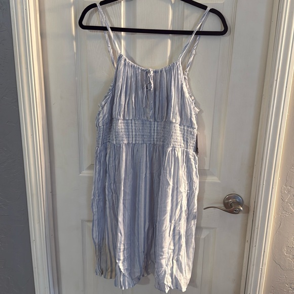 SO Dresses & Skirts - Light blue and white baby doll dress with tags